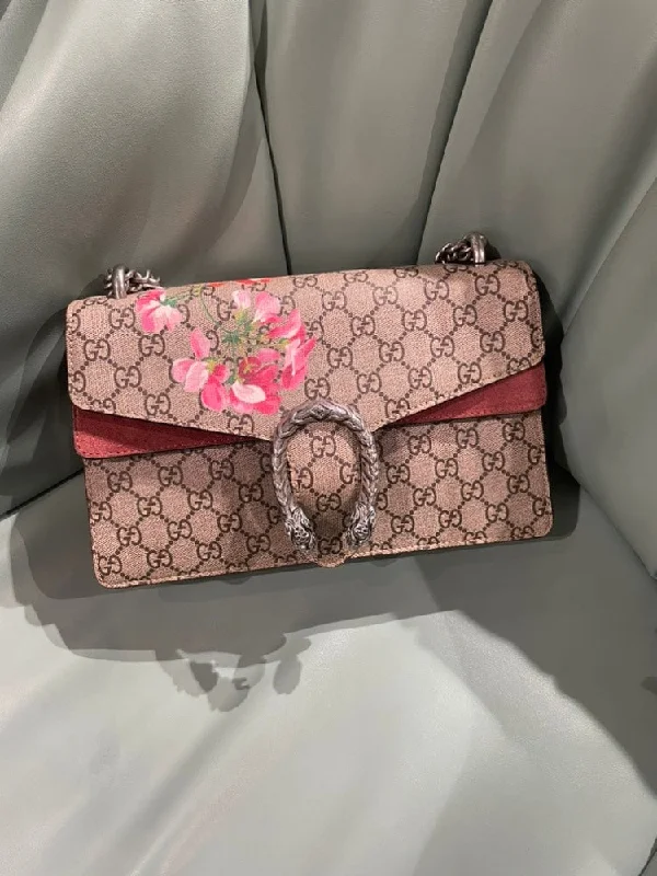 Gucci tote bags for women with a water - resistant coatingGucci Dionysus Beige GG Supreme Floral Print Medium Shoulder Bag