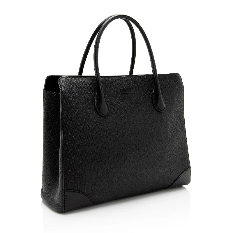 Gucci tote bags for women with a spacious interiorGucci Diamante Leather Bright Medium Tote (SHF-wVVyJu)