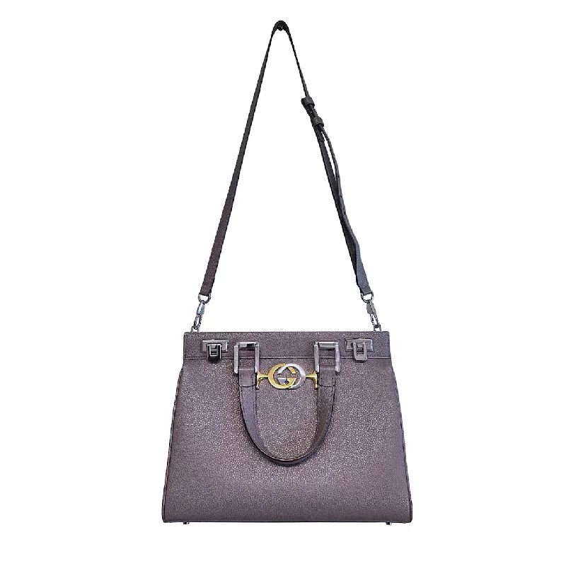 Women Gucci bags with a front - zip pocket for small itemsGucci Small Zumi Top Handle Bag