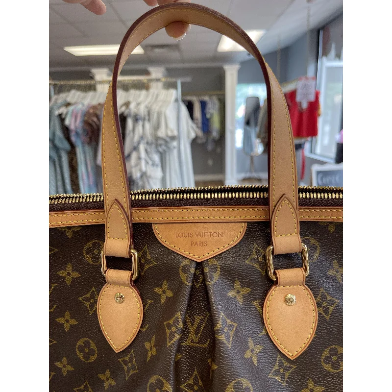 Ladies Louis Vuitton shoulder bags with a wide - width strap for comfortLouis Vuitton Monogram Palermo PM