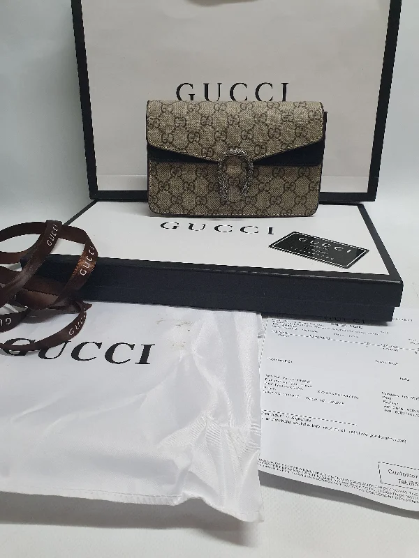 Ladies Gucci Dionysus bags in a pastel colorGucci Dionysus Handbag