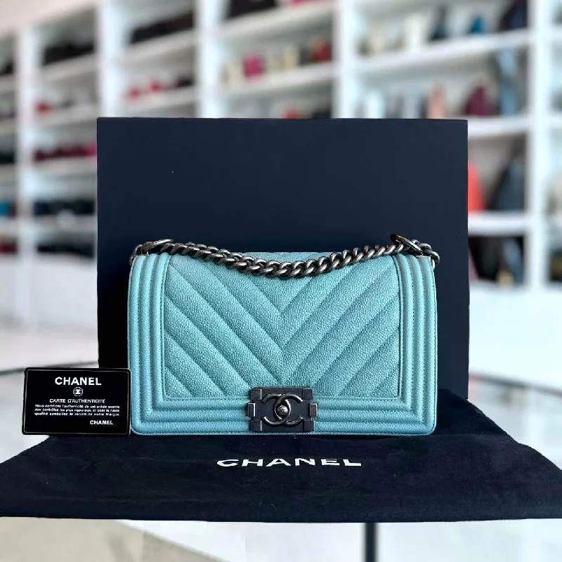 Chanel Chain Strap Handbag for Everyday Use*2019, Series 29* Caviar Old Medium 25CM Chevron Grained Calfskin Light Baby Blue No 29