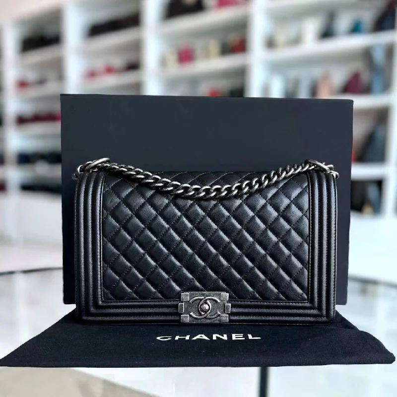 Chanel Lightweight Handbag for Daily ErrandsBoy New Medium 28CM Quilted Lambskin Black Silver Hardware Series 24