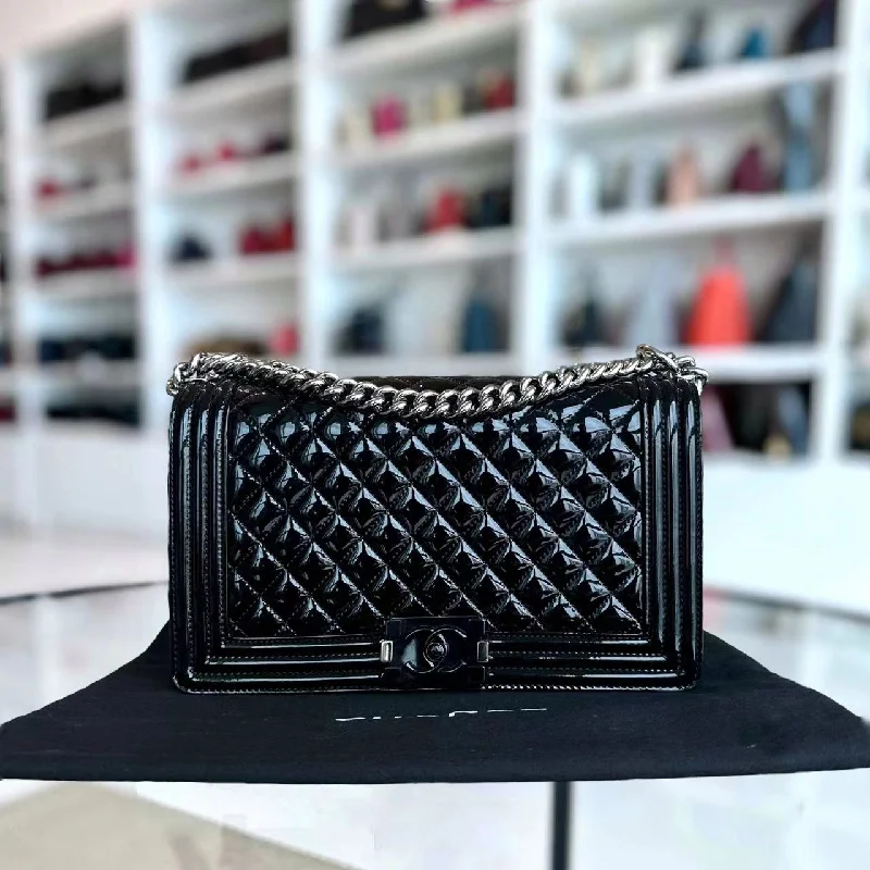 Chanel New Arrival Handbag with Gold HardwareBoy New Medium 28CM Quilted Patent Calfskin Black Leboy Hardware Series 20