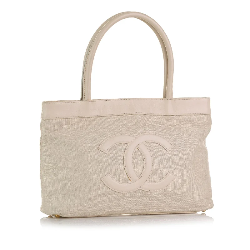 Chanel Vintage Inspired Handbag for Retro LoversChanel CC Canvas Tote (pv9GSf)