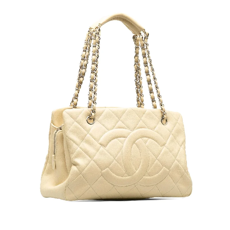 Chanel Designer Handbag with Unique DesignChanel CC Caviar Chain Tote (yWn95b)