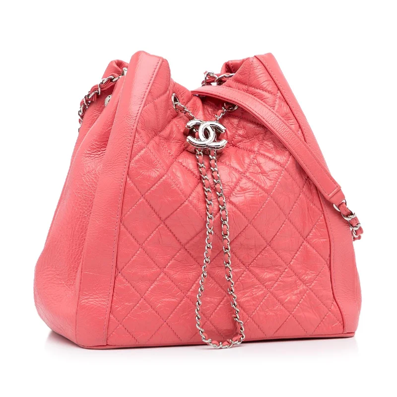 Chanel Colorful Handbag for Spring OutfitsChanel CC Chain Drawstring Bucket Bag (qKByHL)