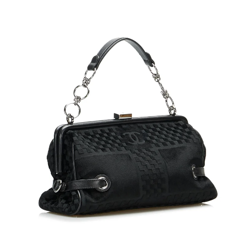 Chanel Lightweight Handbag for Daily ErrandsChanel CC Checkered Satchel (lEjaXk)