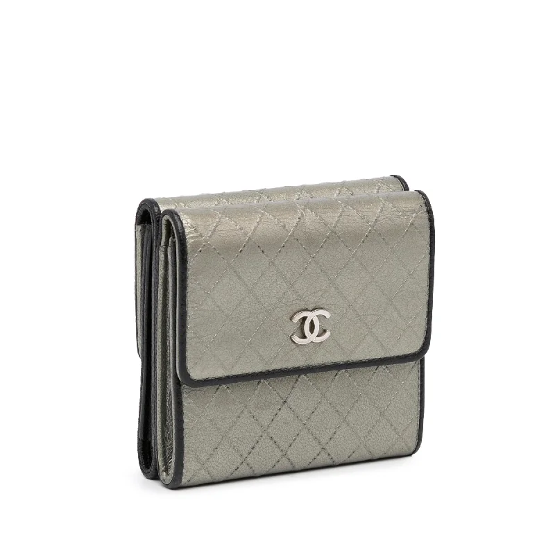 Chanel Colorful Handbag for Spring OutfitsChanel CC Compact Trifold Wallet (62FvVv)