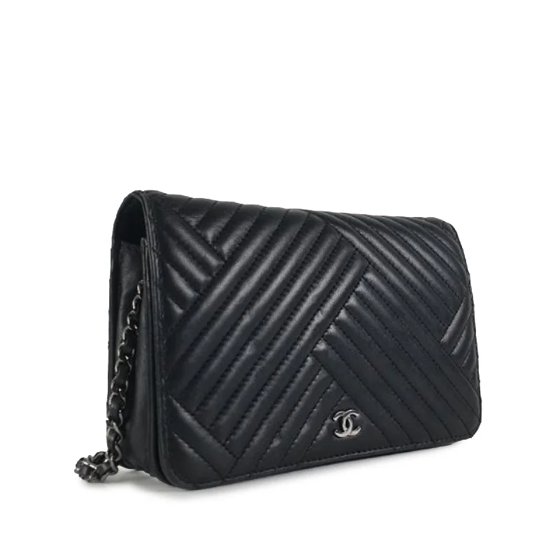 Chanel Medium Tote Bag for Office LadiesChanel CC Crossing Wallet on Chain (PFbWdZ)