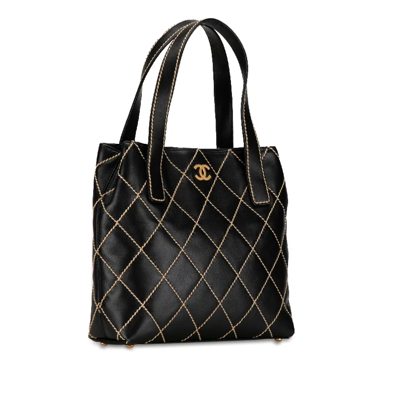 Chanel All - Match Handbag for Versatile StylingChanel CC Lambskin Wild Stitch Handbag (tARkez)