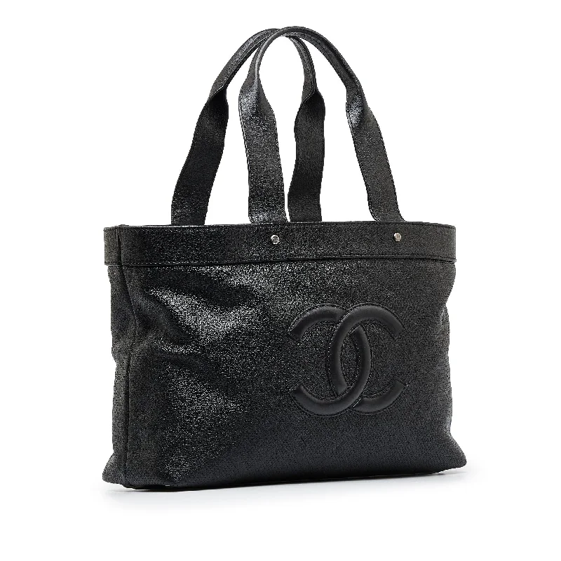 Chanel Lightweight Handbag for Daily ErrandsChanel CC Perforated Tote (XVBWdn)