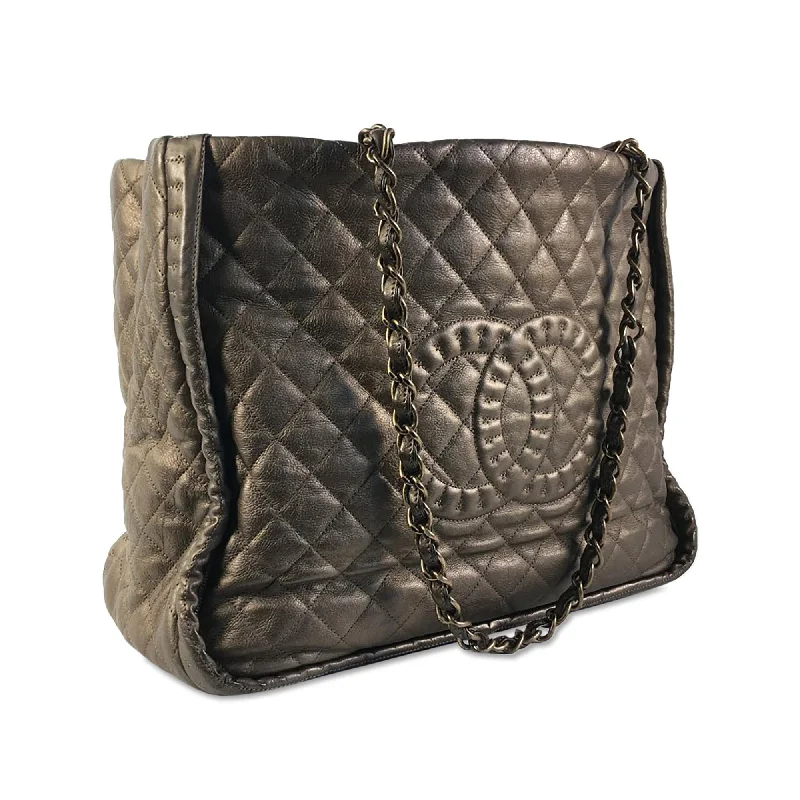 Chanel All - Match Handbag for Versatile StylingChanel CC Quilted Calfskin Istanbul Tote (d6Lzss)