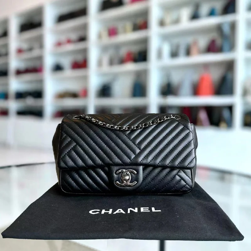 Chanel New Arrival Handbag with Gold HardwareMini Rectangular Classic Flap Crossing Lambskin Black Silver Hardware Series 21