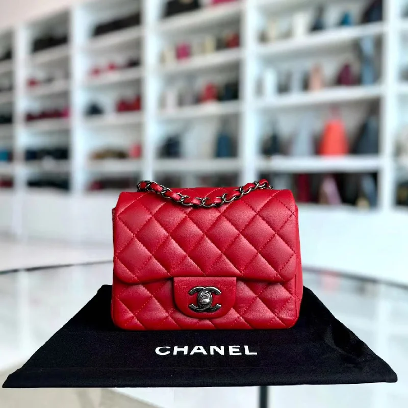 Chanel Quilted Leather Shoulder Bag for FashionistasMini Square Classic Flap Quilted Lambskin Red RSHW No 20