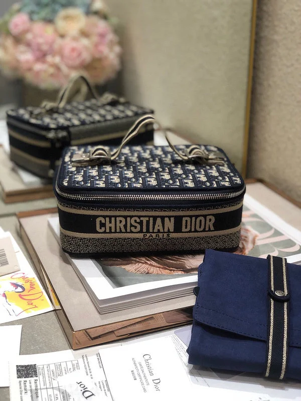 Stylish Christian Dior shoulder bags with a tassel - adorned zipperBC - Dior Bags - 1925