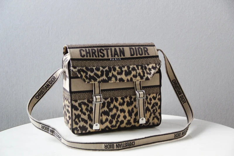 Christian Dior handbags with a removable shoulder strap for versatilityChristian Dior Bags - 5929