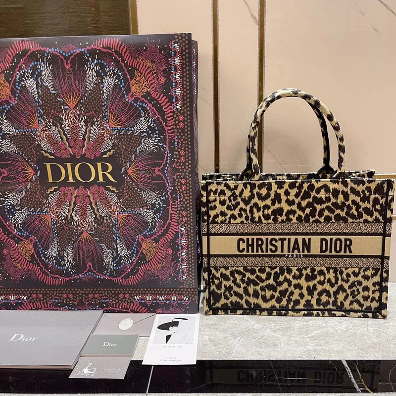 Christian Dior handbags with a detachable mirror for on - the - go touch - upsChristian Dior Bags - 6002