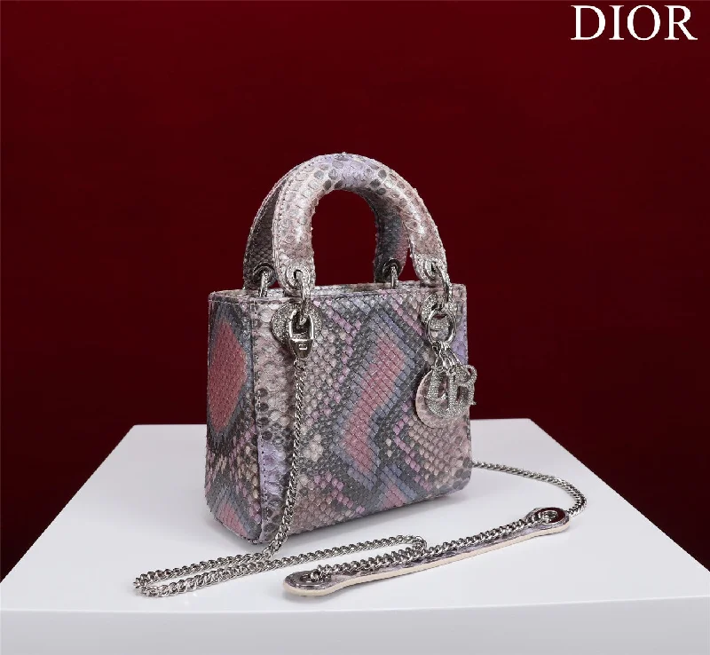 Trendsetting Christian Dior crossbody bags with a colorful strapChristian Dior - Luxury Bags  188